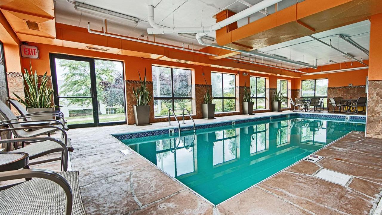 Comfort Inn & Suites Copley Akron Buitenkant foto