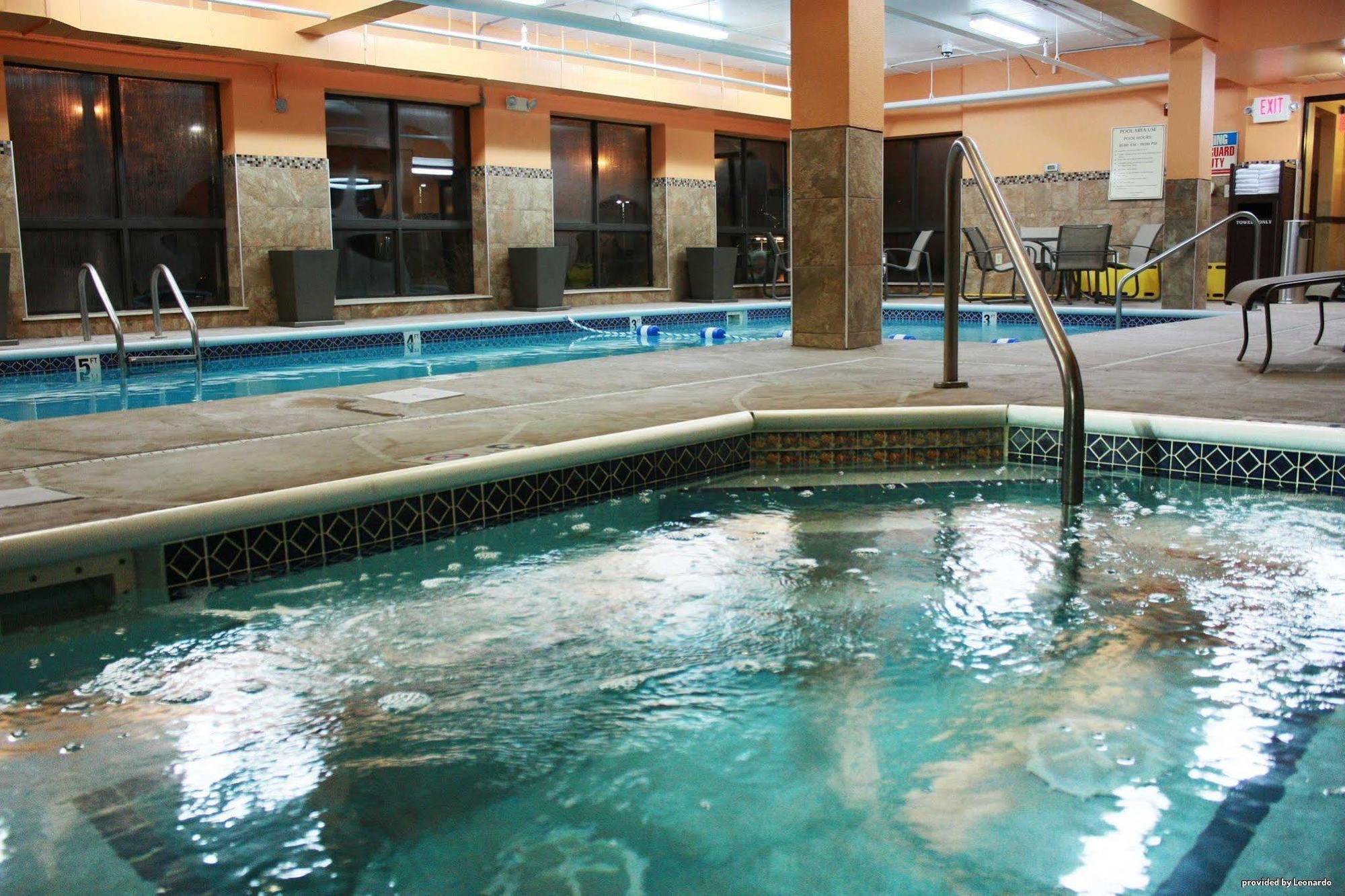 Comfort Inn & Suites Copley Akron Buitenkant foto
