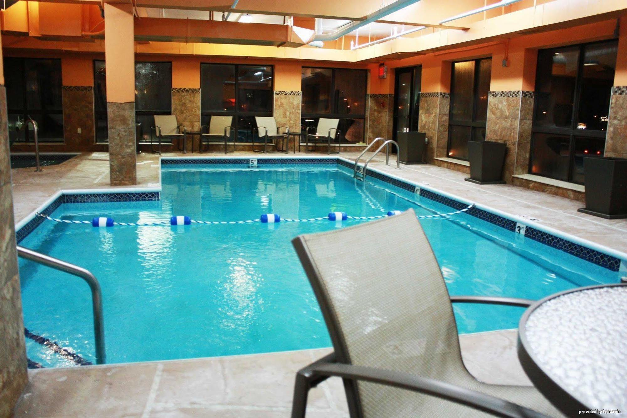 Comfort Inn & Suites Copley Akron Buitenkant foto